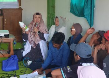 Pengmas Desa Tamparsewu, Dosen FKH Unair Pulihkan Kesehatan Sapi Pasca Wabah PMK