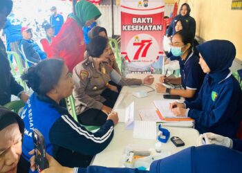 Jelang HUT ke-77: Polwan Polresta Malang Kota Gelar Bakti Kesehatan Gratis untuk Lansia