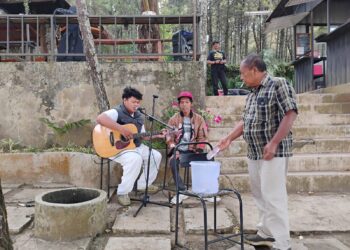 Cafe Taman Pinus Jalibar Hadirkan Live Music Difabel Show Community, Owner Nyoto Sumartono: Kami Wadahi untuk Berkreasi Hibur Wisatawan