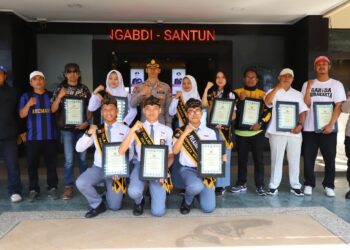 Polresta Malang Kota Memberikan Apresiasi dan Penghargaan Kepada Elemen Masyarakat Kota Malang Yang Berprestasi