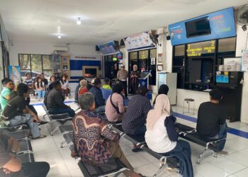 Sosialisasikan Keselamatan Berkendara, Sat Lantas Polres Batu Laksanakan Program Kakorlantas dari Mabes Polri “Polantas Menyapa”