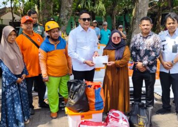 Salurkan Bantuan ke Warga Terdampak, Wali Kota Malang Imbau Waspadai Cuaca Ekstrem