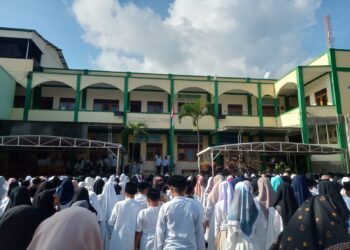 Peringati Hari Santri Nasional 2025, MI Bustanul Ulum Kota Batu Gelar Apel Hari Santri dan Pemberian Piagam