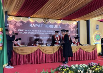 STIH Lantik 130 Wisudawan Sarjana Hukum Angkatan ke-26