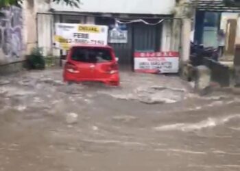 Jalan Letjen Sutoyo dan Galunggung Banjir