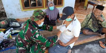 Prajurit TNI Edukasi dampak Erupsi Semeru