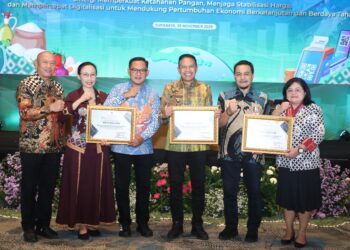 Walikota Malang Jadi Satu-Satunya Kepala Daerah Penerima 3 Penghargaan dari Gubernur Jatim di HLM Propinsi Jawa Timur