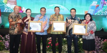 Walikota Malang Jadi Satu-Satunya Kepala Daerah Penerima 3 Penghargaan dari Gubernur Jatim di HLM Propinsi Jawa Timur