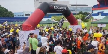 Whiz Prime Hotel Basuki Rahmat Malang Gelar Jalan Sehat untuk Amal dalam Semangat Hari Pahlawan dan HUT yang ke-8.