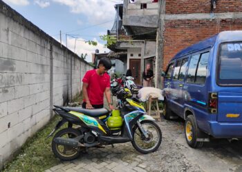 Inspiratif! Warga Desa Pesanggrahan Ciptakan BBG Gantikan BBM untuk Mobil dan Motor, Banjir Pesanan dari Luar Kota