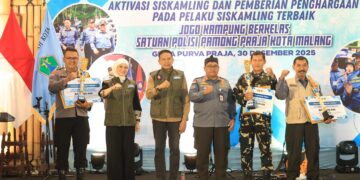 Perkuat Keamanan Lingkungan, Wali Kota Malang Beri Penghargaan Pemenang Siskamling “Jogo Kampung Berkelas”