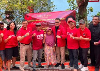 Ketua DPP dan DPC PDIP Batu, Hadiri Program Bedah Rumah Lansia