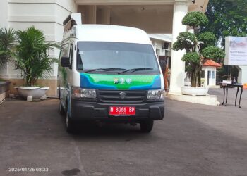 Wali Kota Malang Serahkan Mobil Operasional Layanan Pajak Kendaraan Bermotor