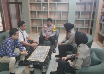 Jadi Rumah Keluarga Korban Kanjuruhan, Kapolresta Malang Kota Hadirkan Program “Polisi Penolongku” hingga Beasiswa dan Hak Asuh Anak