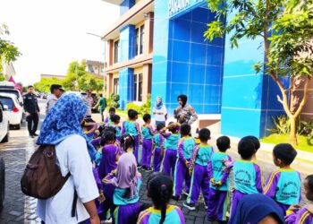 Kenalkan Profesi Polri Sejak Usia Dini, Polresta Sidoarjo Sambut Kunjungan TK Dharma Wanita Persatuan Jabaran