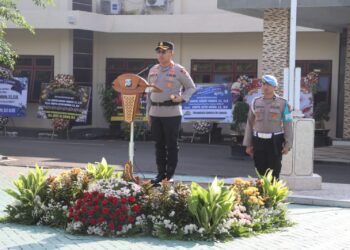 Upacara Sertijab Pejabat Utama Polres Batu, Kapolres Tekankan Profesionalisme dan Peningkatan Kinerja