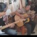 Indra, Pengamen Jalanan Kota Batu yang Berhasil Membuat Gitar Akustik Berkualitas Tinggi