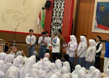 Zulkifli Hasan Tekankan Gizi Pelajar Sejak Dini di MAN 2 Kota Malang untuk Wujudkan Generasi Emas.