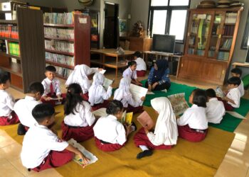 Menembus Batas Literasi Melalui Transformasi Batas Geldebujang dari Pengalaman Nyata Menuju Digital Interaktif