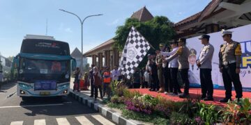 Ribuan Pemudik Diberangkatkan Bupati dari Pendopo, Pemkab Sidoarjo Siapkan 28 Bus untuk 5 Rute Favorit