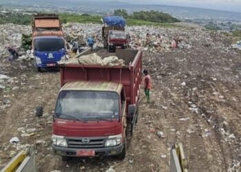 Volume Sampah Meningkat Saat Libur Panjang, DLH Kota Malang Kerahkan Personel Tambahan di Sejumlah Titik