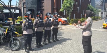 Polwan Jenggala Presisi Polresta Sidoarjo Patroli Ajak Warga Jaga Kamtibmas