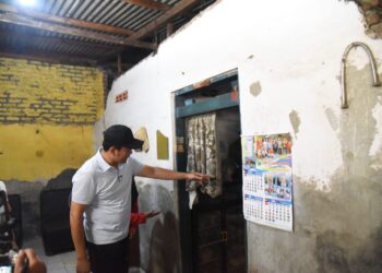 Bupati Subandi Tinjau Langsung Kondisi Warga, Percepat Renovasi Rumah Tak Layak Huni di Sedati.