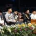 Dihadapan Ribuan Jamaah, Gus Iqdam Apresiasi Dedikasi Kombes Putu Kholis untuk Korban Kanjuruhan