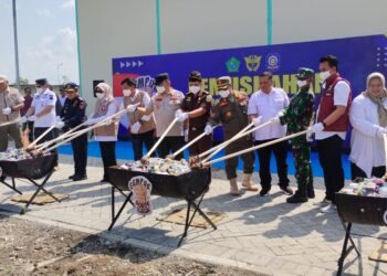 Gempur Rokok Ilegal 9 Juta Batang Rokok Ilegal Dimusnahkan Sidoarjo Selamatkan Potensi Kerugian Negara Rp8,8 Miliar