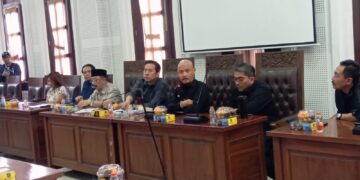 Dinas Perhubungan Kota Malang dan Komisi C DPRD Terima Tuntutan Aspirasi Sopir Angkot Bersatu