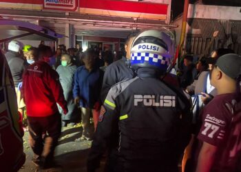 9 Korban Pengedara R2 dan R4 di Larikan ke Rumah Sakit Akibat Tertimpa Pohon Mahoni Tumbang