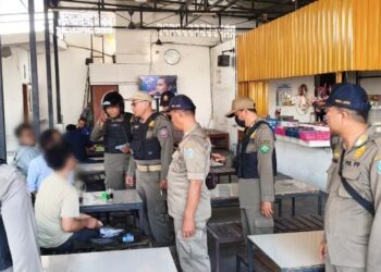 Razia Jam Sekolah, Sembilan Pelajar Terjaring di Warung Kopi Sidoarjo.
