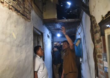 Sidak 3 RTLH di Kecamatan Sedati, Bupati Sidoarjo Targetkan Perbaikan Dimulai Awal September