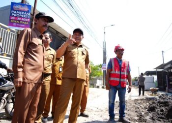 Bupati Sidoarjo Minta Percepat Betonisasi Tambakcemandi