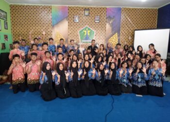 Museum Keliling Disdikbud Kota Malang Sambangi SMPN 15, Siswa Antusias Kenali Sejarah dan Budaya Lokal