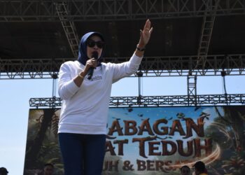 Mimik Titip Doa kepada Kiai: Pemimpin Sidoarjo Harus Amanah.
