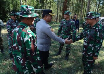 Kapolres Batu Pimpin Apel Siaga Karhutla, Kerahkan Water Bombing Padamkan Titik Api di Gunung Kawinajang