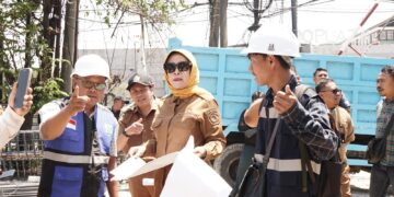 Sidak Rumah Pompa Jati, Wabup Mimik Tekankan Kualitas dan Arah Pembuangan Air.