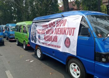 494 Sopir Angkot Demo di Kantor Dishub Kota Malang, Soroti Rencana Trans Jatim Koridor 2
