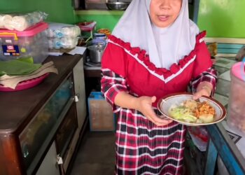 Warung Lontong Mbah Rum Trangkil, Sederhana Tempatnya, Istimewa Rasanya