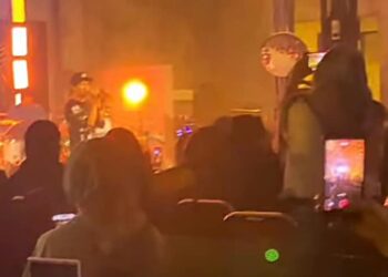 Flanella Rayakan Anniversary ke-26, Lagu “Aku Bisa” Tutup Konser Penuh Nostalgia
